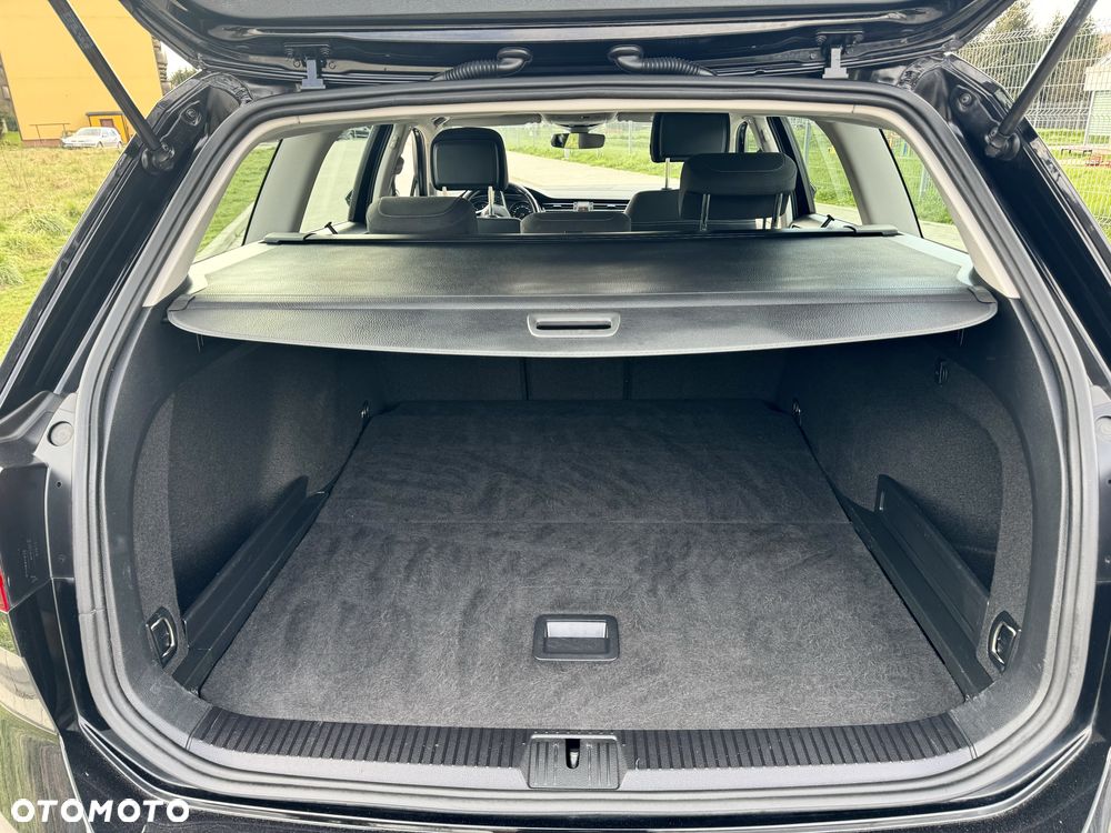 Volkswagen Passat Variant 2.0 TDI SCR Business - 10
