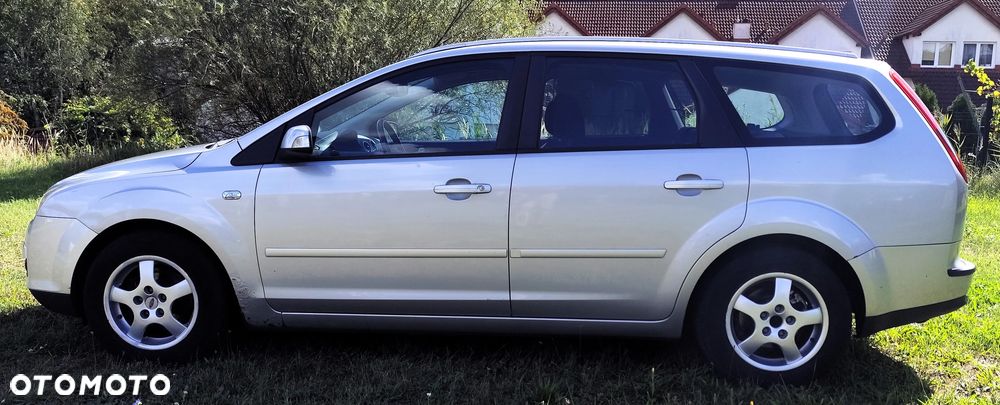 Ford Focus 1.6 TDCi DPF Ghia - 6