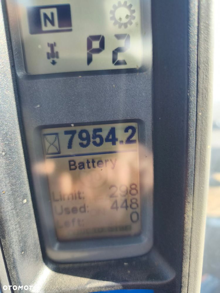 New Holland T8040 - 2