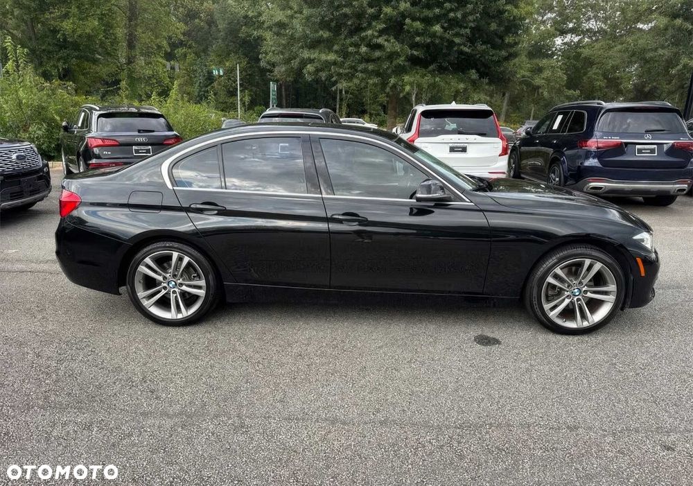 BMW Seria 3 330i xDrive Luxury Line - 3