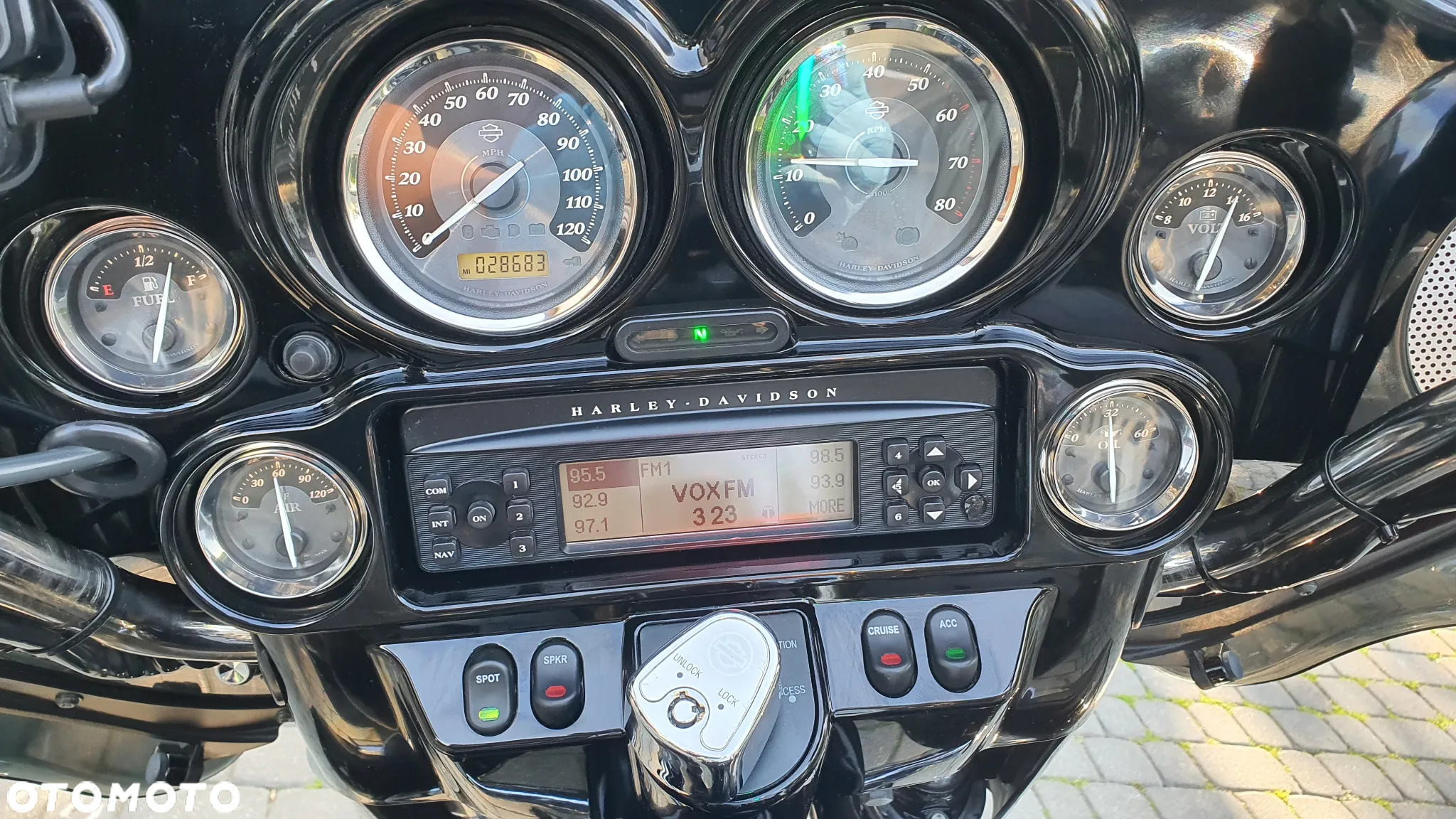 Harley-Davidson FLHTCU Ultra - 14