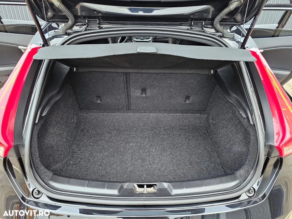 Volvo V40 T2 Geartronic RDesign - 35