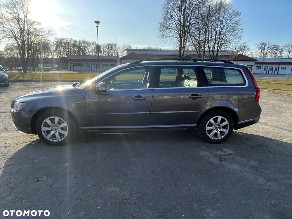 Volvo V70 2.0 Momentum - 4