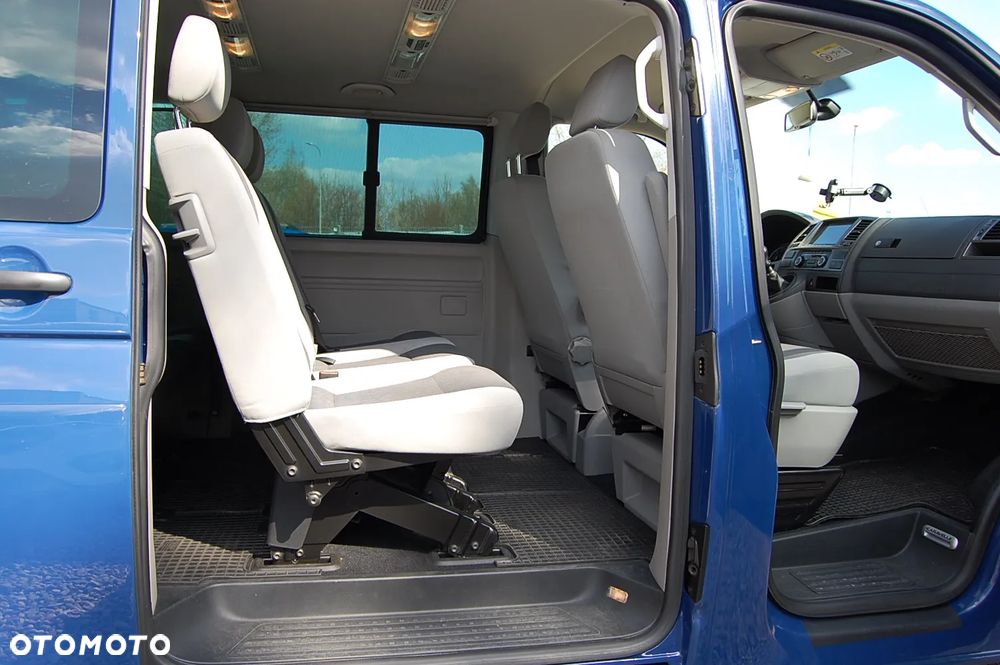 Volkswagen Caravelle - 24