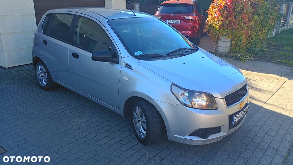 Chevrolet Aveo 2010 photo 2