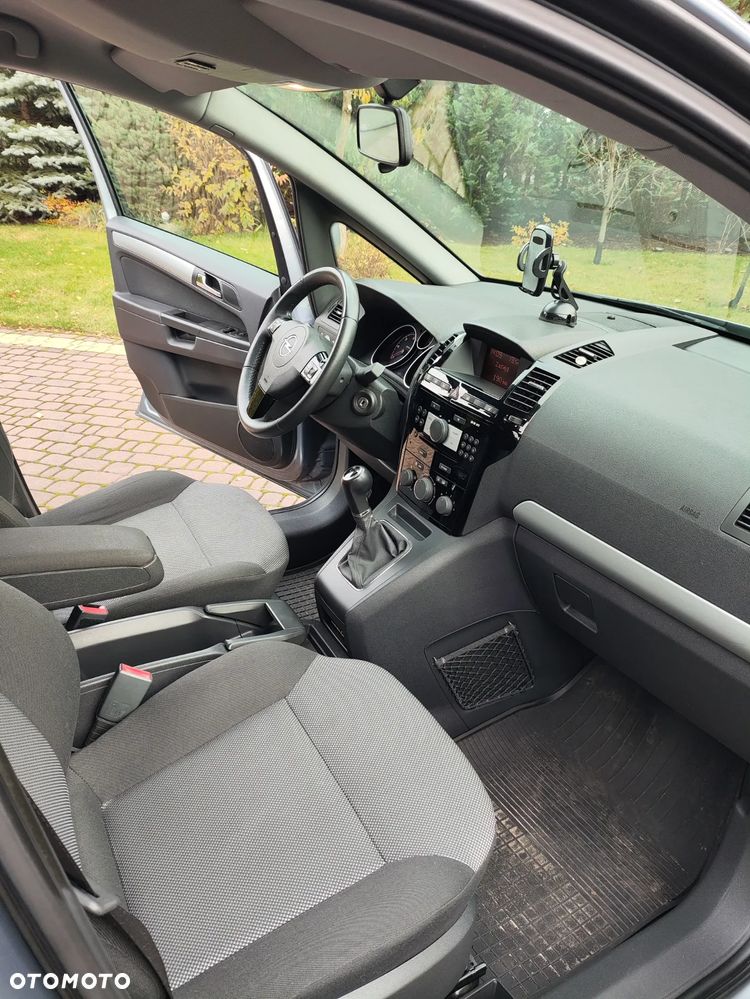 Opel Zafira - 9