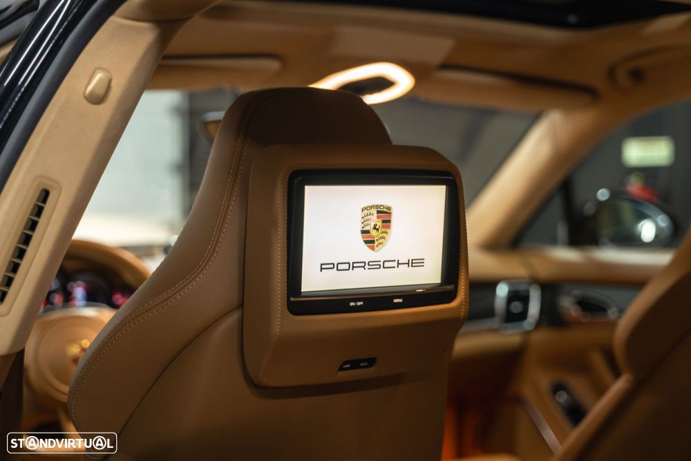 Porsche Panamera Turbo S PDK - 9
