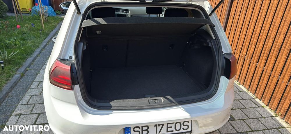 Volkswagen Golf 1.6 TDI DPF BlueMotion Technology Trendline - 8