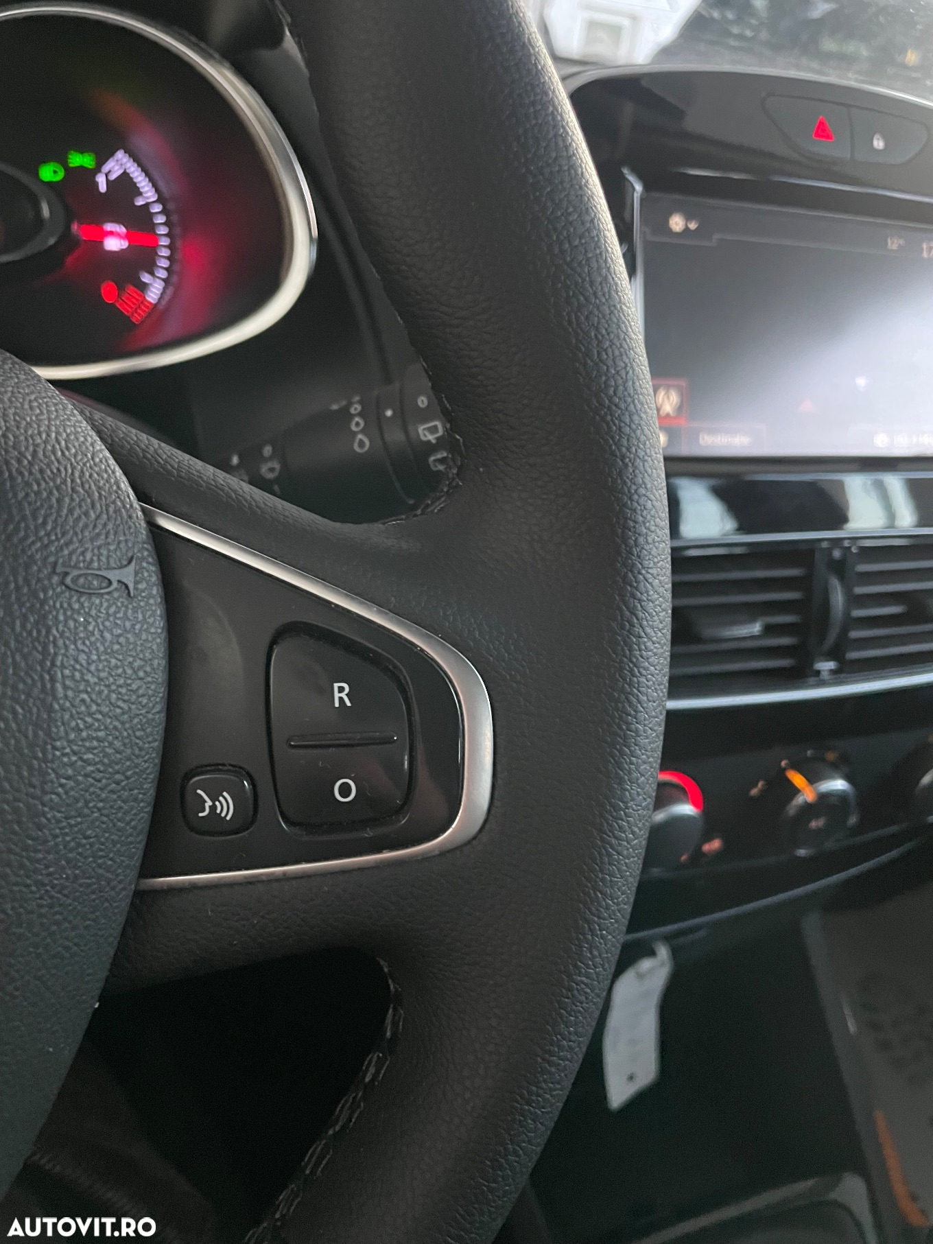 Renault Clio Grandtour (Energy) TCe 90 Start & Stop LIMITED - 11