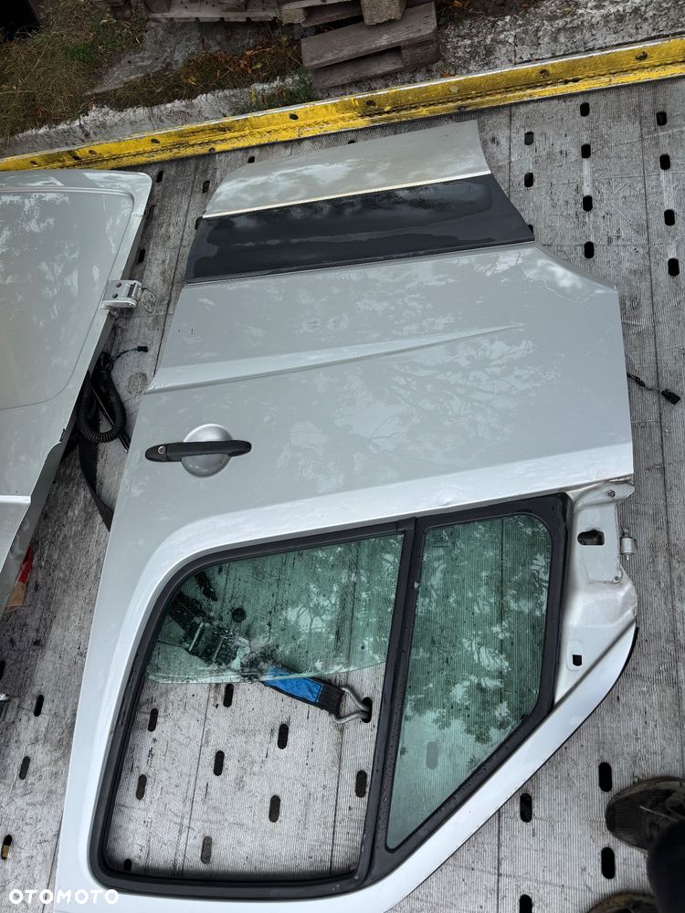 Volkswagen Crafter drzwi boczne tylnie niskie boczne prawe lewe z szybą srebrne srebrny - 7