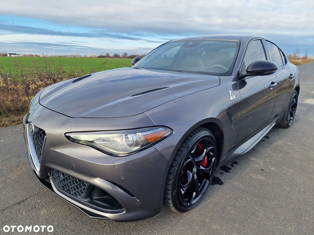 Alfa Romeo Giulia 2.9 V6 Bi-Turbo AT8 Quadrifoglio - 12