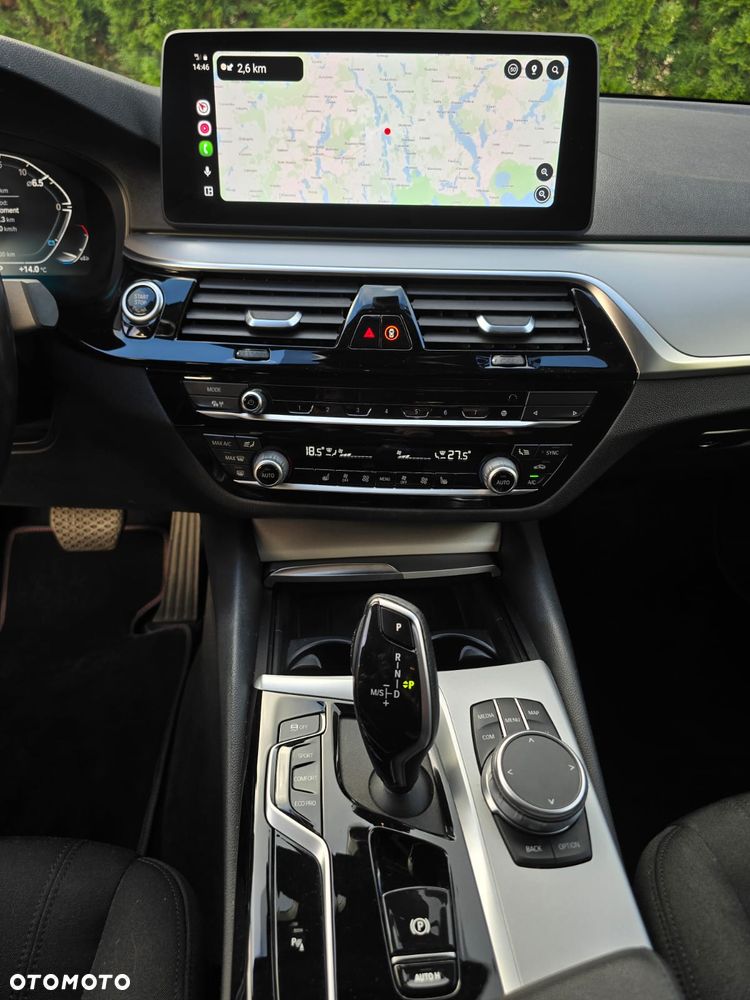BMW Seria 5 540d xDrive mHEV - 12