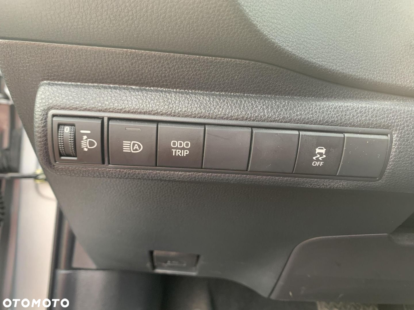 Toyota Corolla - 22