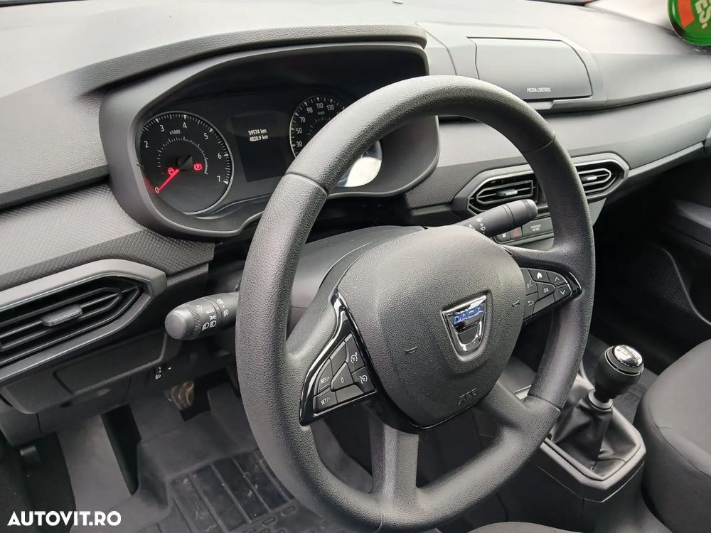 Dacia Logan TCe 90 Essential - 5