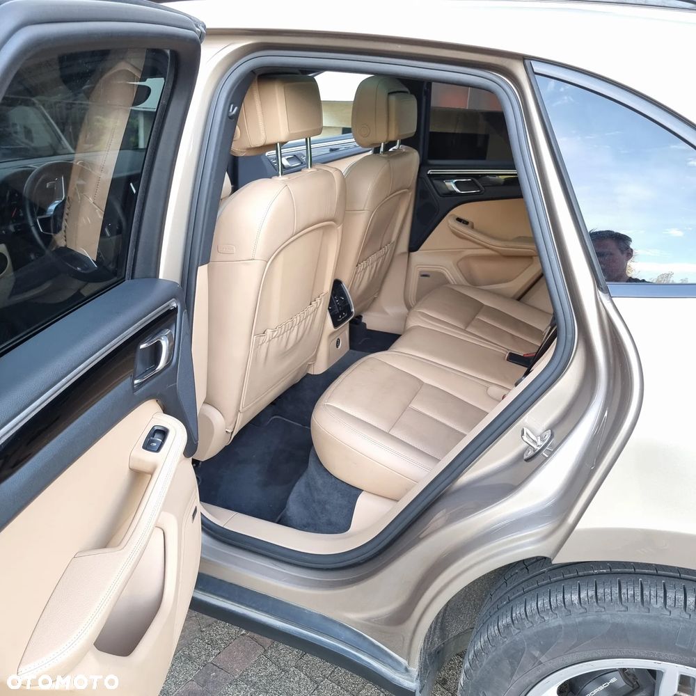 Porsche Macan - 10