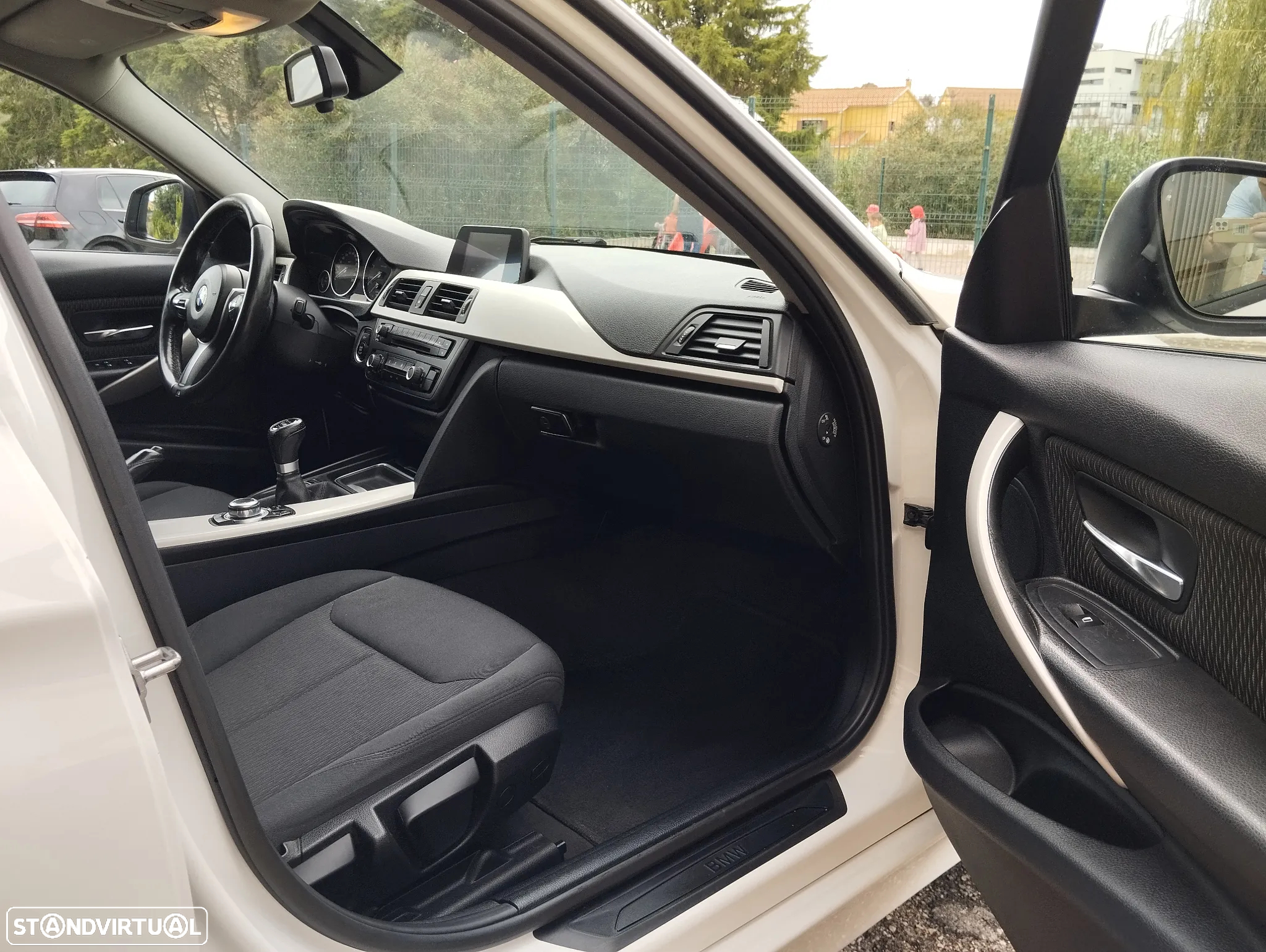 BMW 318 d Touring Line Sport - 16