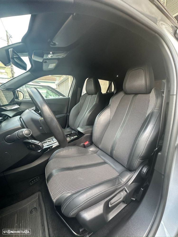 Peugeot e-2008 50 kWh GT - 9