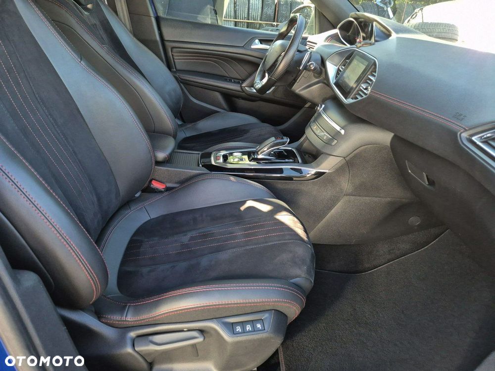 Peugeot 308 BlueHDi FAP 180 EAT8 Stop & Start GT - 32