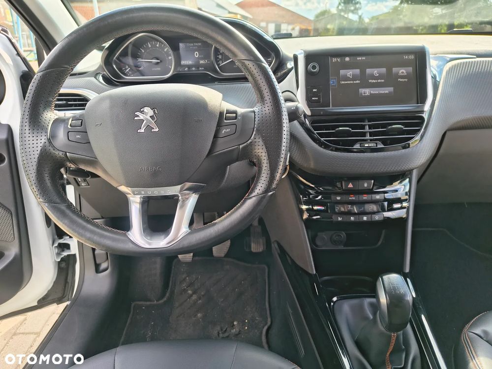Peugeot 2008 1.2 Pure Tech Crossway S&S - 16