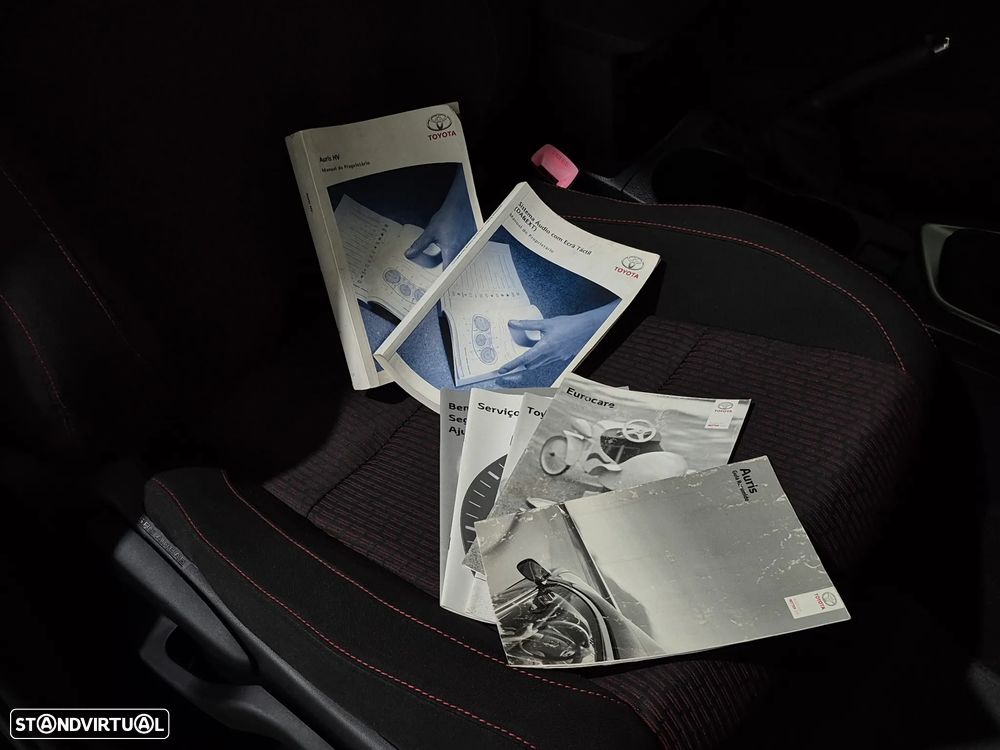 Toyota Auris 1.4 D-4D Comfort+Pack Sport - 26