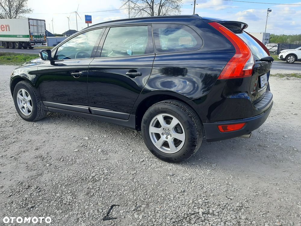 Volvo XC 60 D5 AWD Momentum - 2