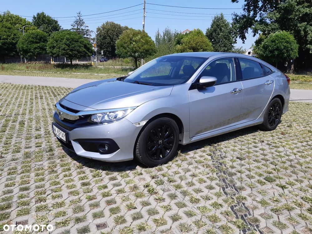 Honda Civic 1.5 i-VTEC Turbo CVT Elegance - 3