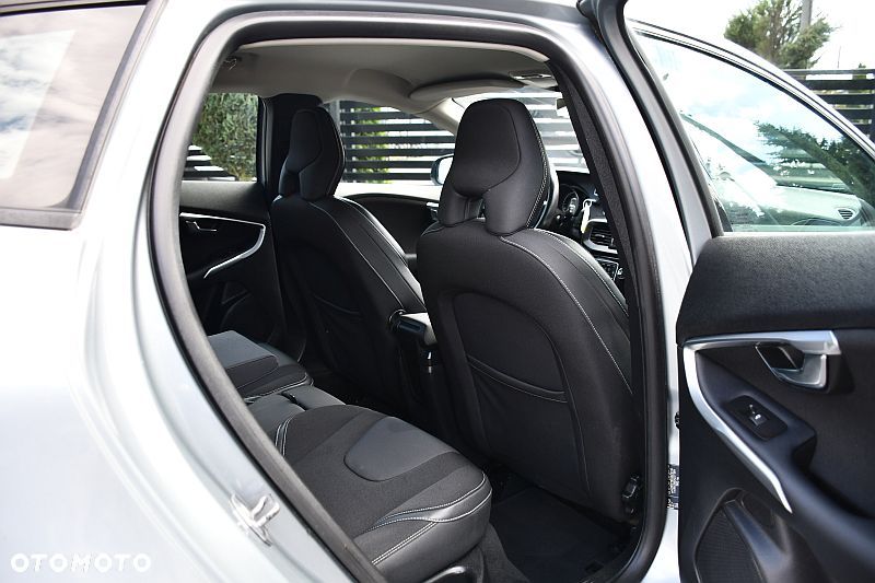 Volvo V40 T2 Geartronic Momentum - 21