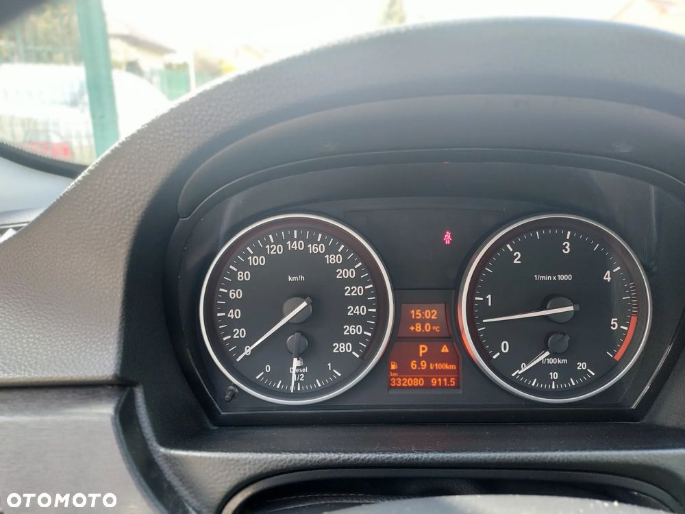 BMW Seria 3 330xd - 11
