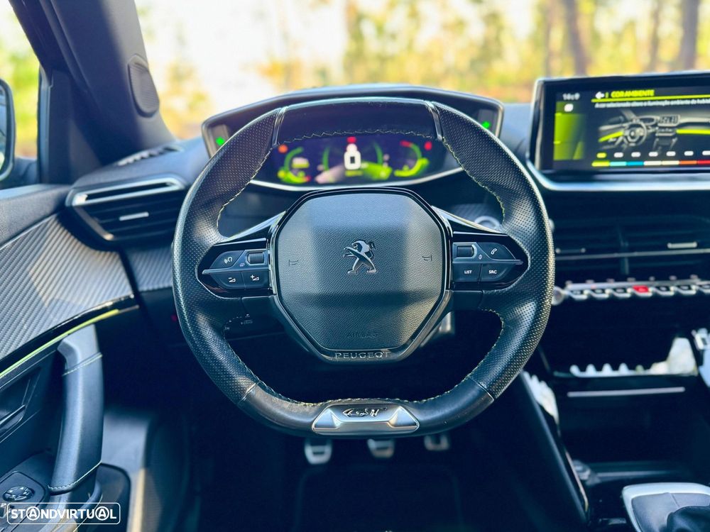 Peugeot 2008 1.2 PureTech GT - 23