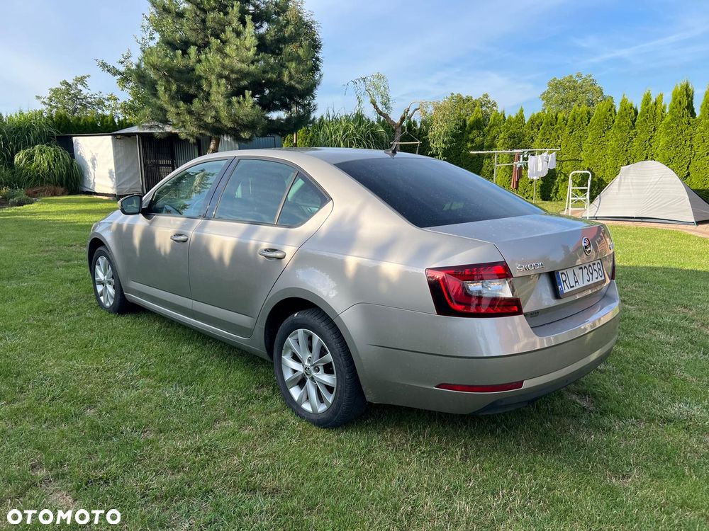Skoda Octavia 1.6 TDI DSG Ambition - 10