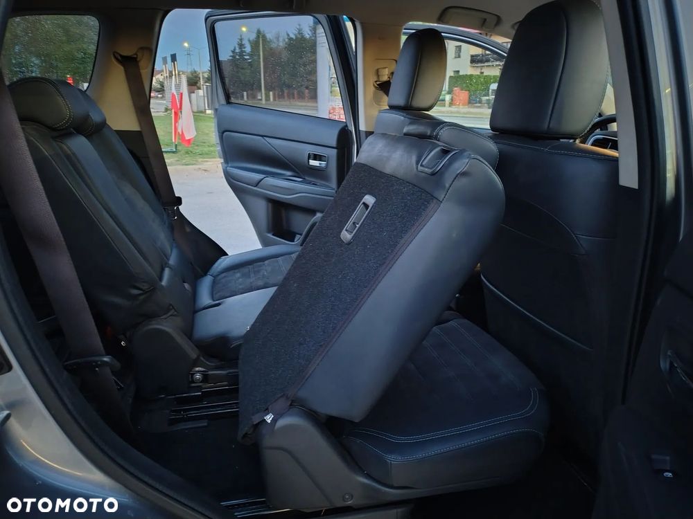 Mitsubishi Outlander - 18