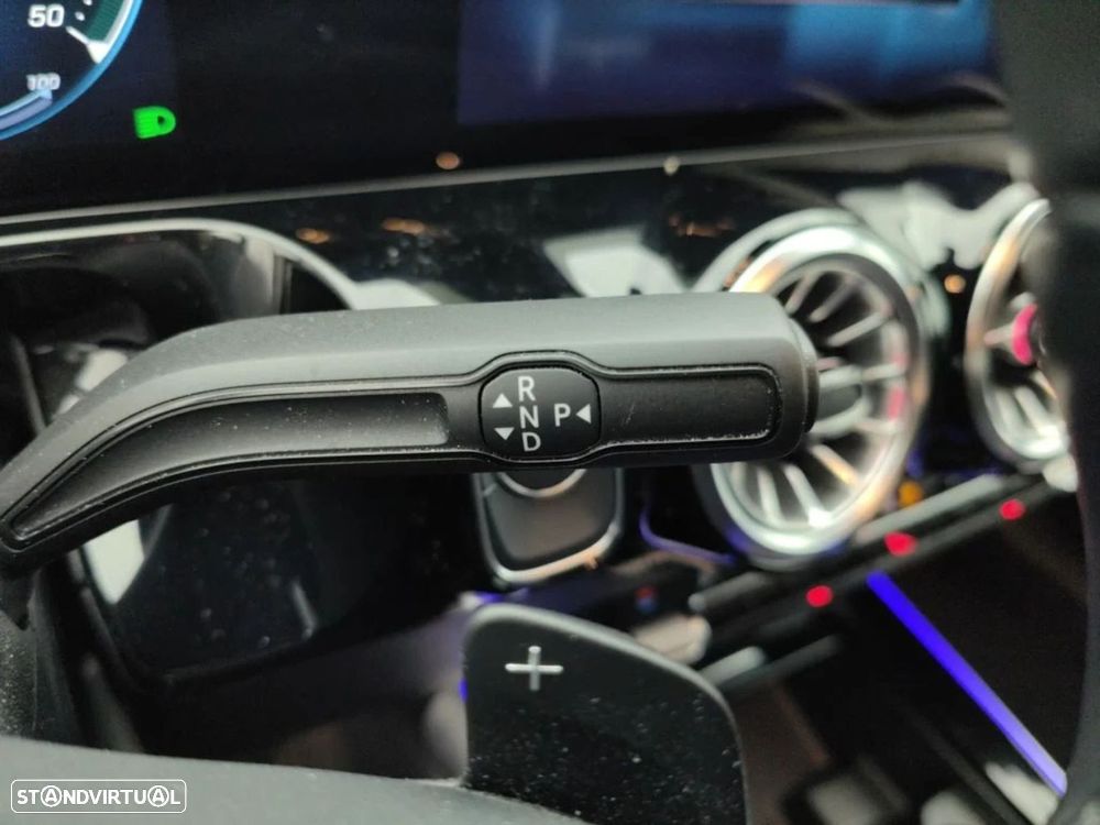 Mercedes-Benz EQA - 9