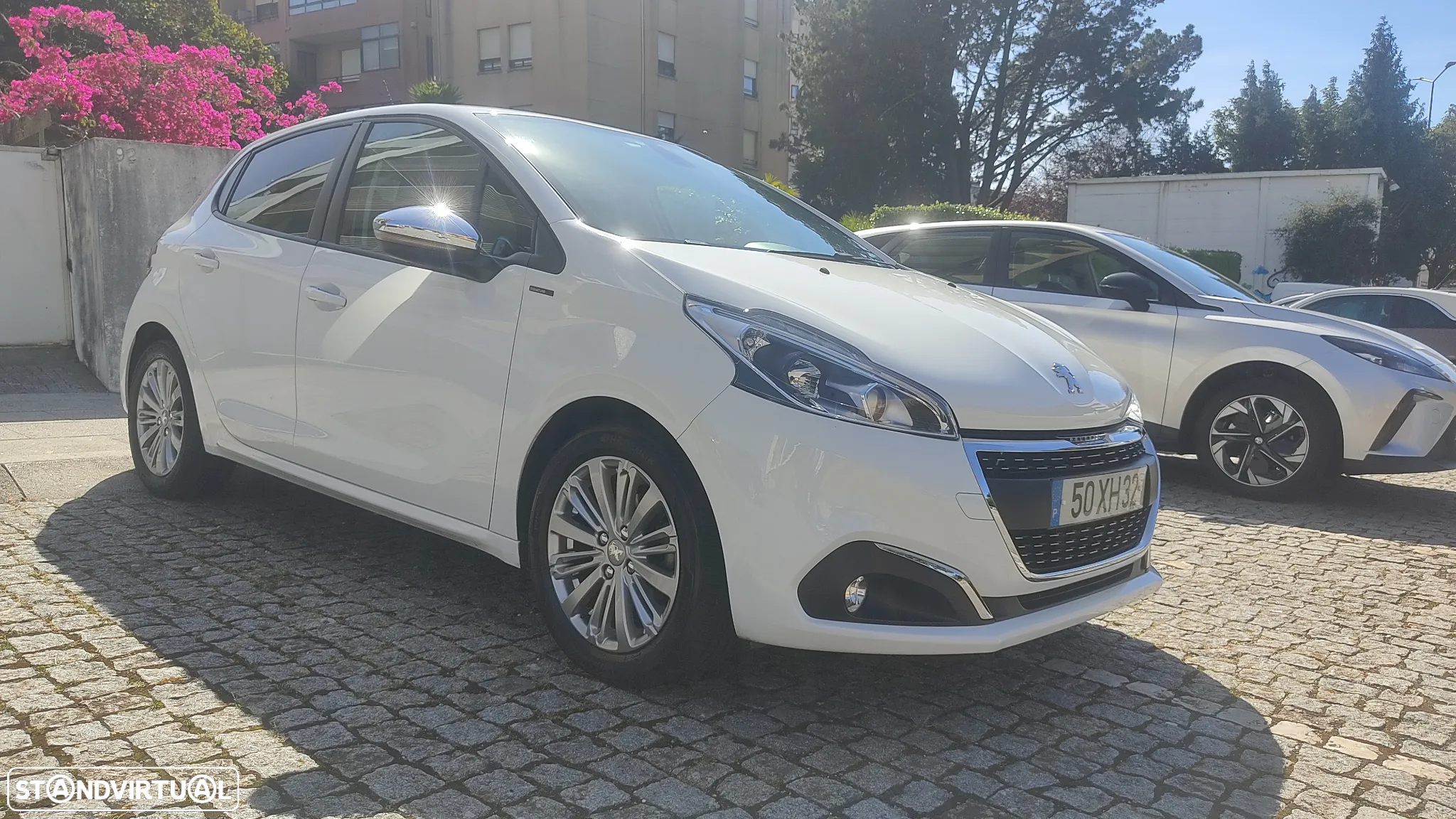 Peugeot 208 1.2 PureTech Signature - 6