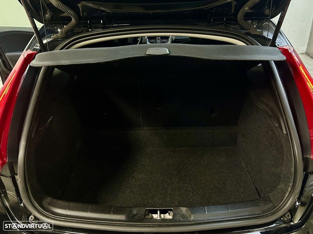 Volvo V40 2.0 D2 Momentum - 37