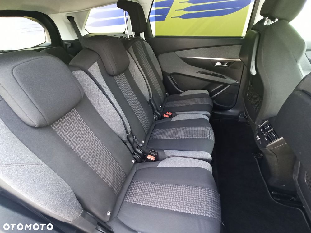 Peugeot 5008 - 10
