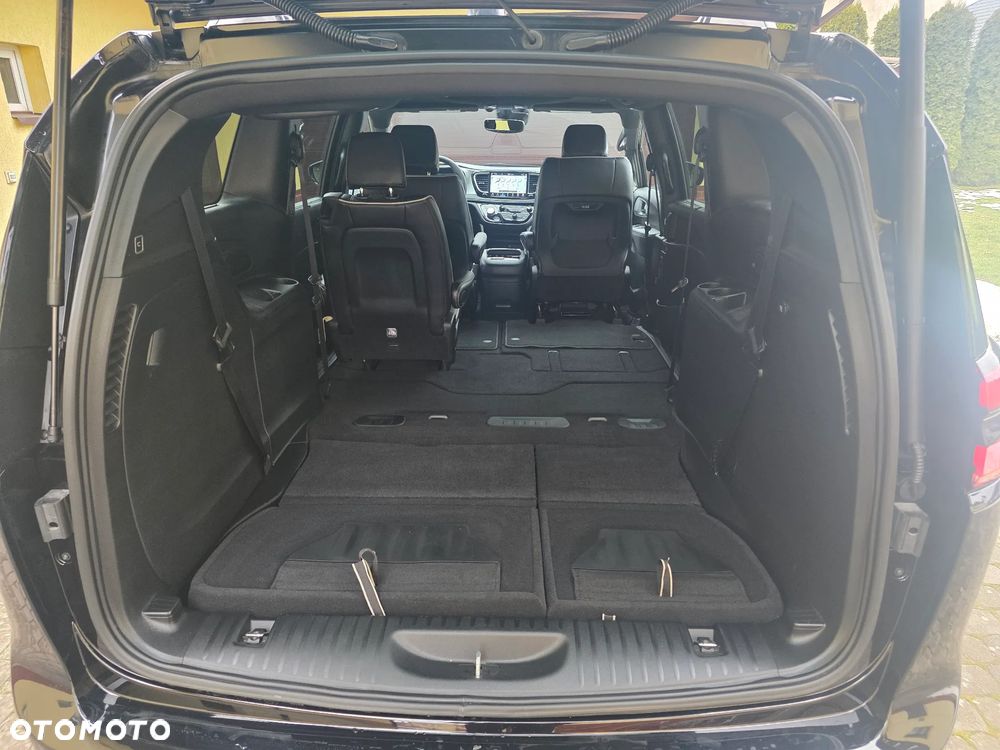 Chrysler Pacifica - 24