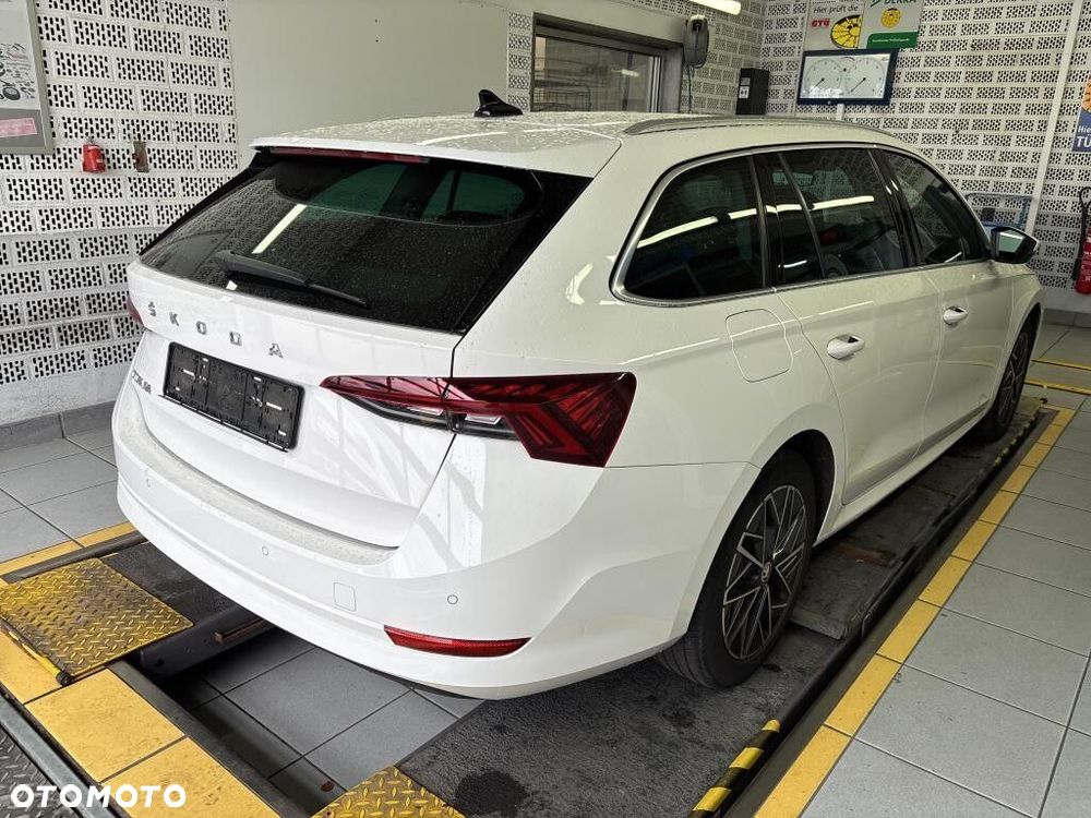 Skoda Octavia 2.0 TDI Style DSG - 2