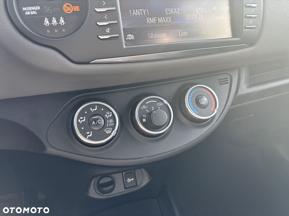 Toyota Yaris 1.5 Premium - 27