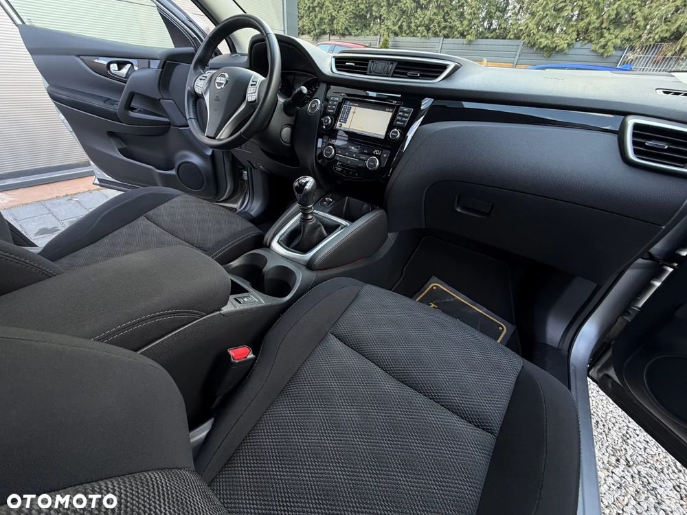 Nissan Qashqai 1.2 DIG-T N-Connecta EU6 - 16