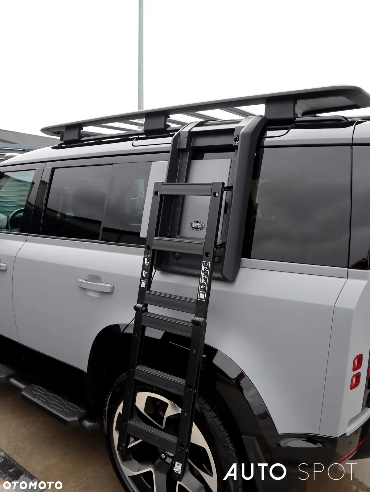 Land Rover Defender - 5