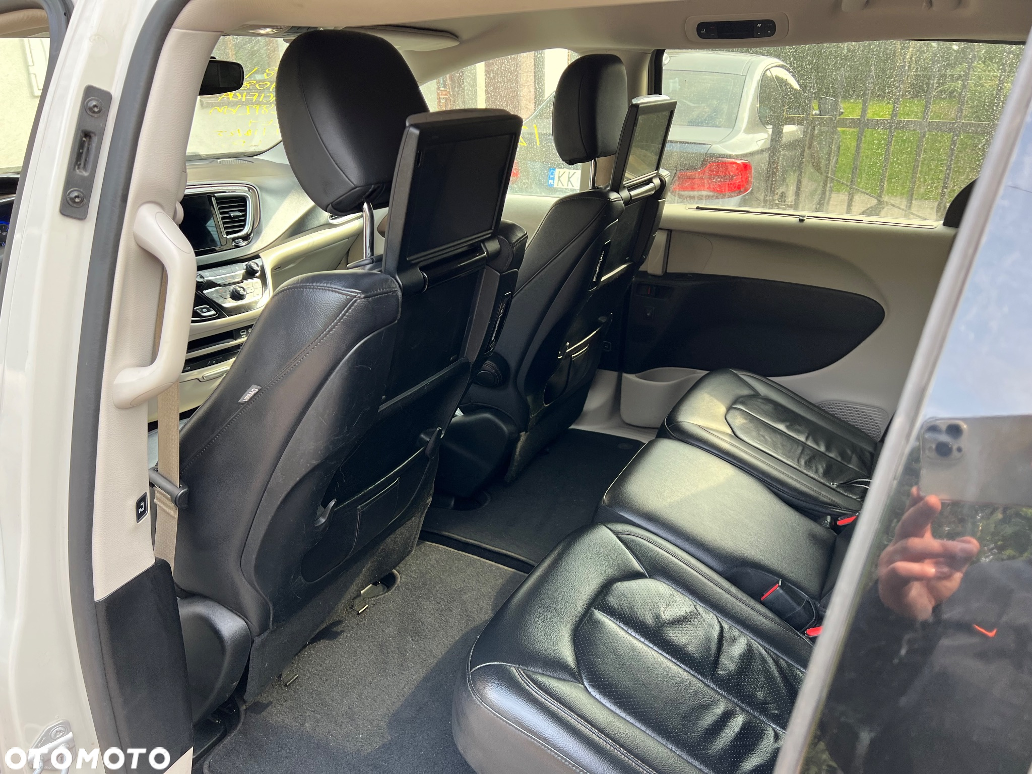 Chrysler Pacifica - 31