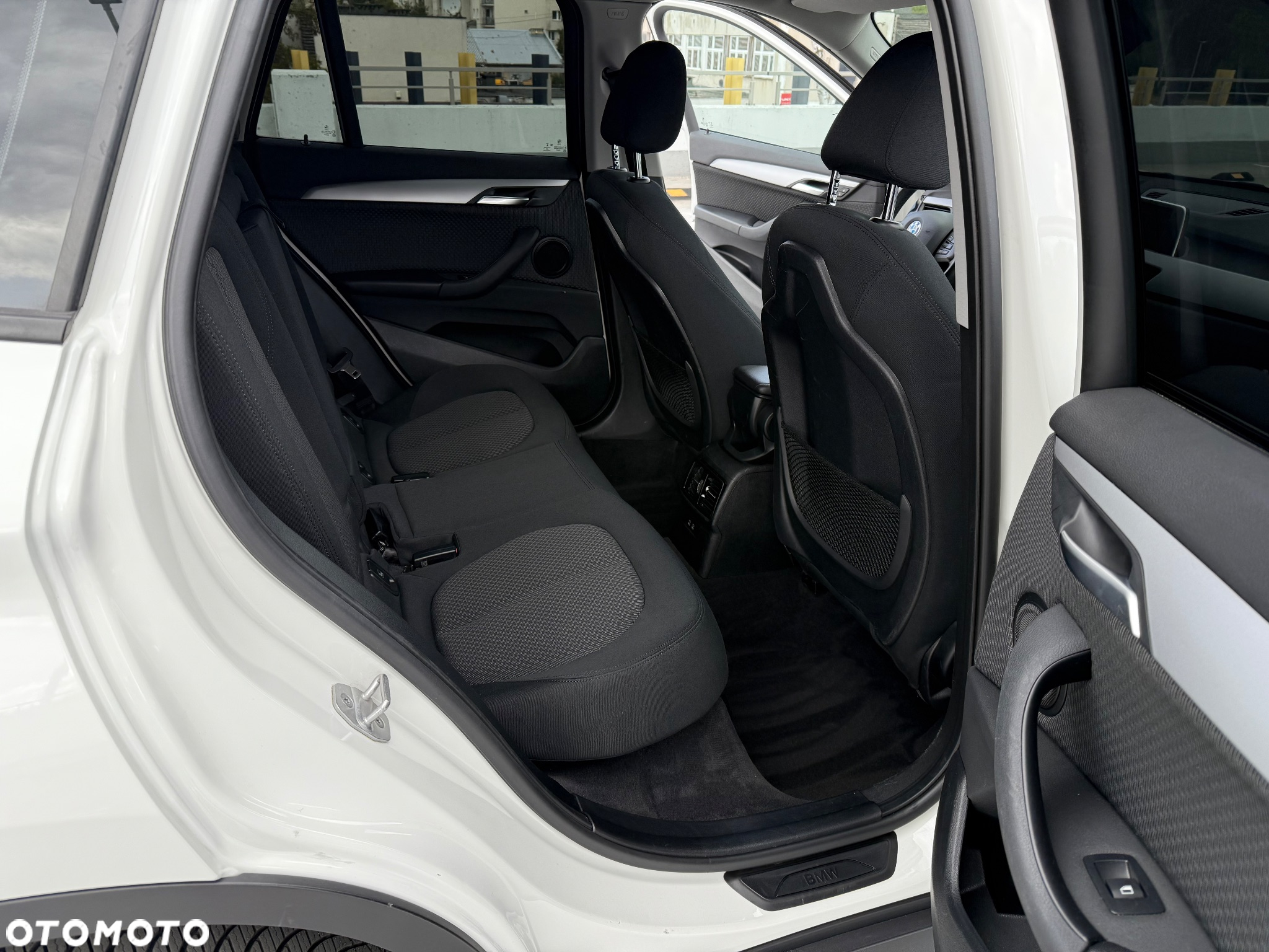 BMW X1 sDrive18i Advantage - 17