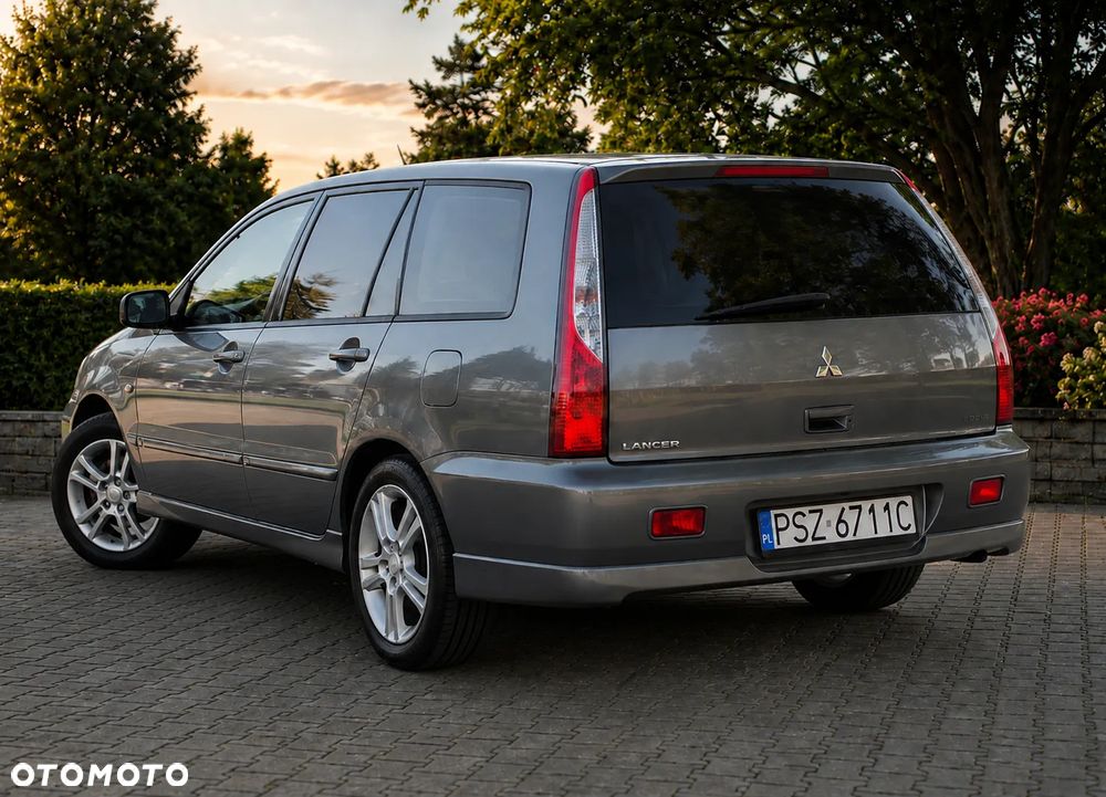 Mitsubishi Lancer 1.6 Invite - 4