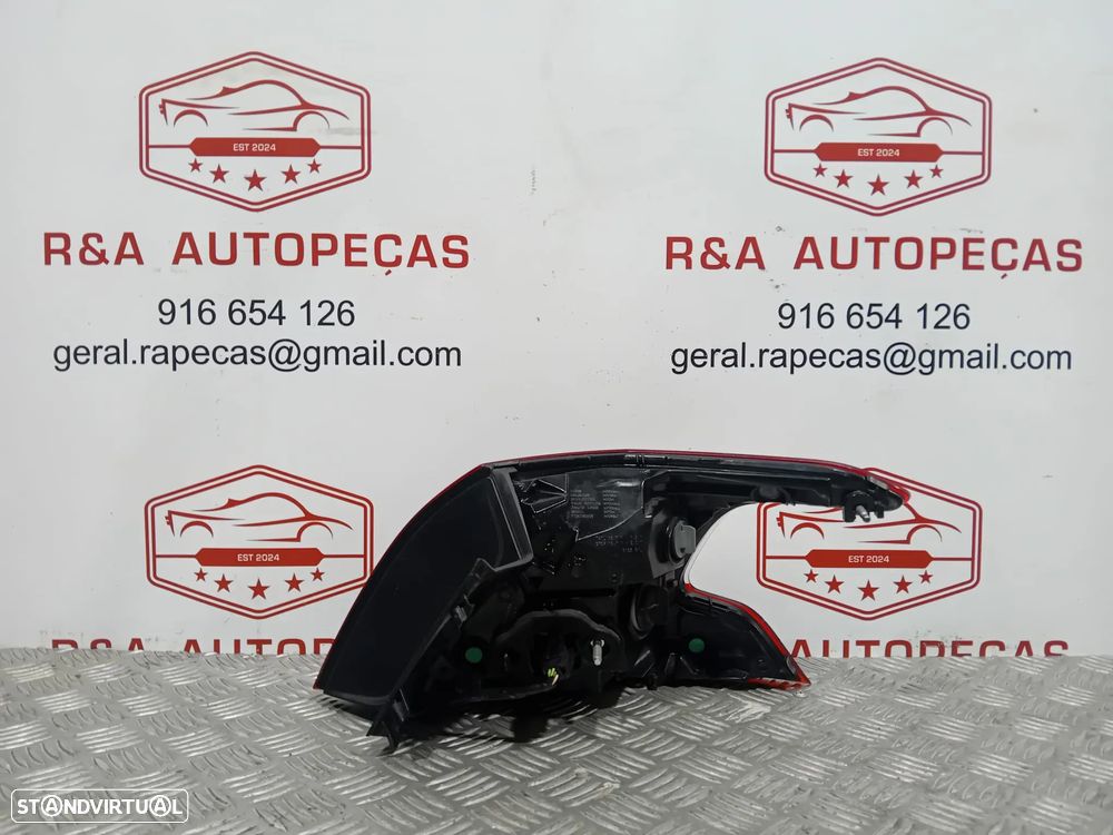 Farolins Peugeot 308 II 5 Portas Chassi Original - 18