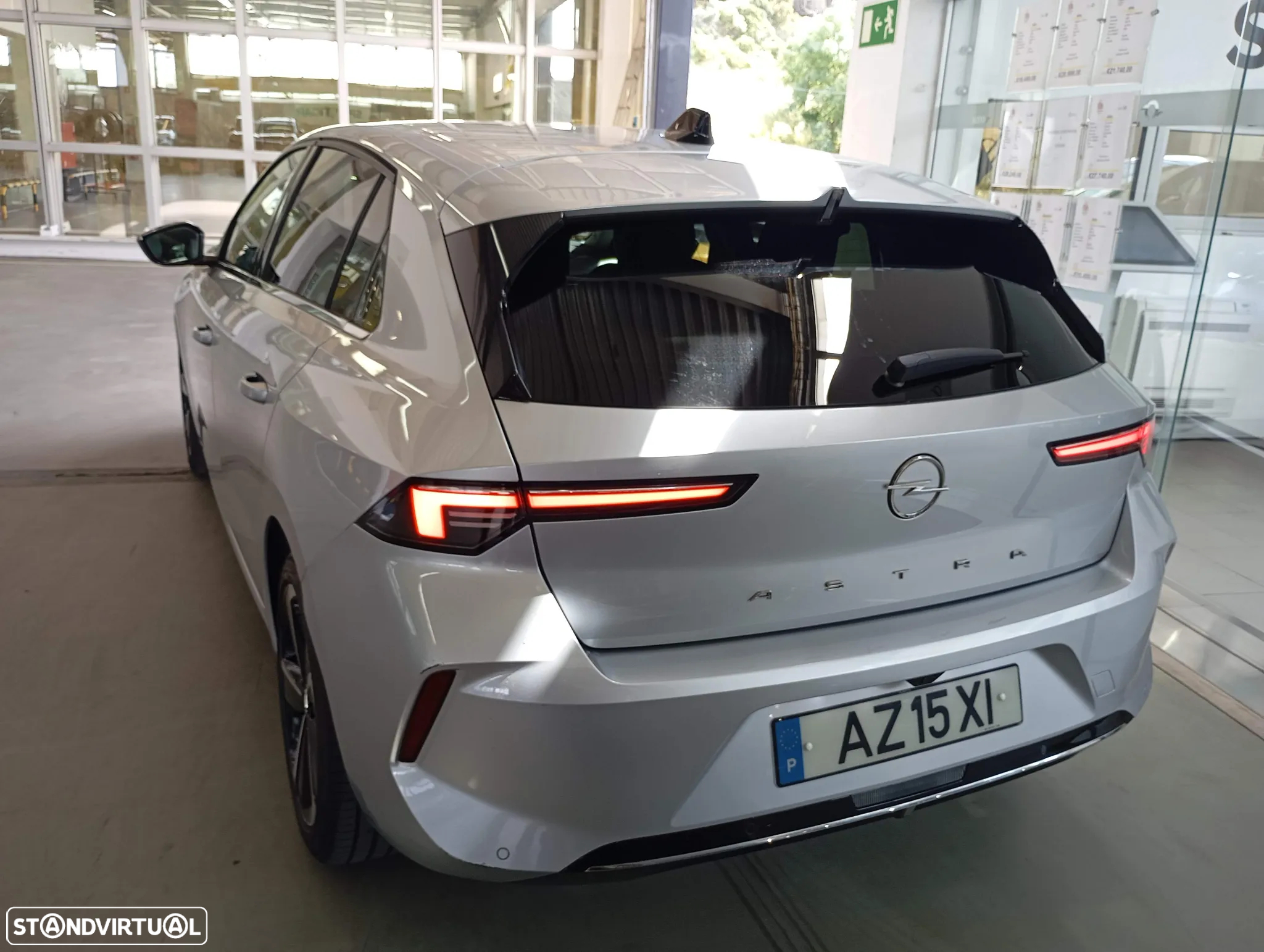 Opel Astra 1.2 T Elegance - 6