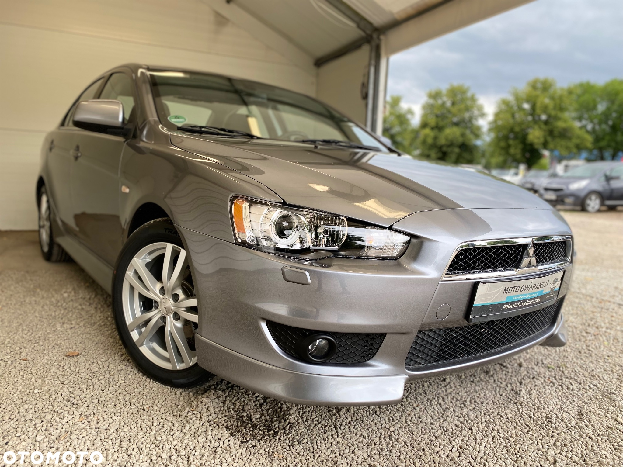 Mitsubishi Lancer 1.6 Invite - 3
