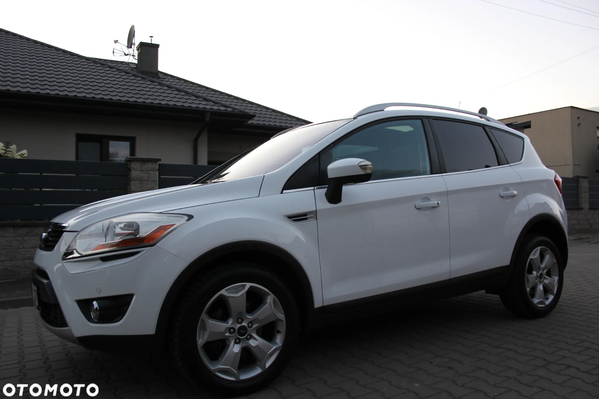 Ford Kuga 2.5 Titanium - 3