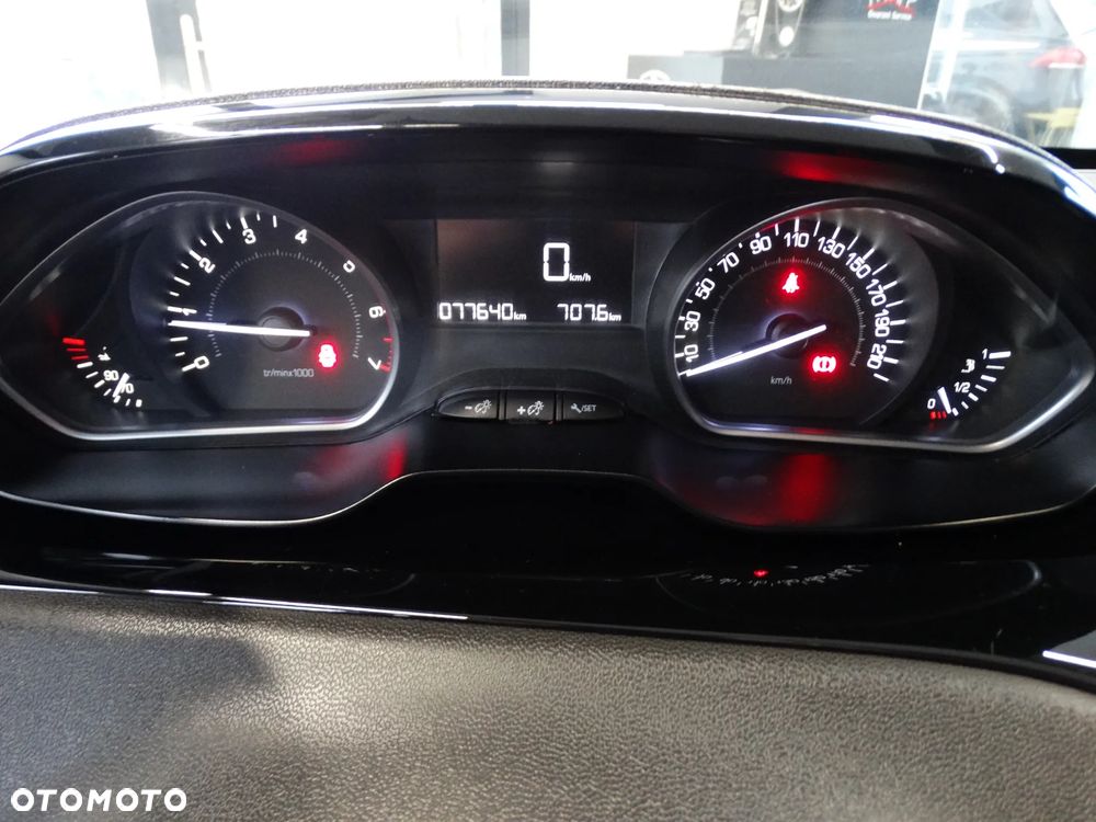 Peugeot 208 82 PureTech Style - 26