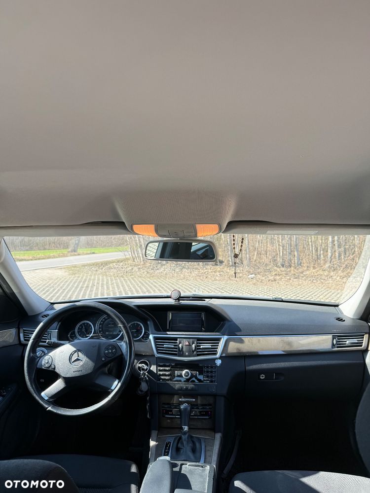 Mercedes-Benz Klasa E 220 CDI DPF BlueEFFICIENCY Automatik Elegance - 11