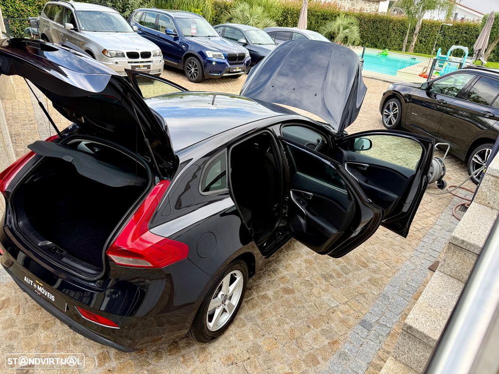 Volvo V40 D2 Kinetic - 34